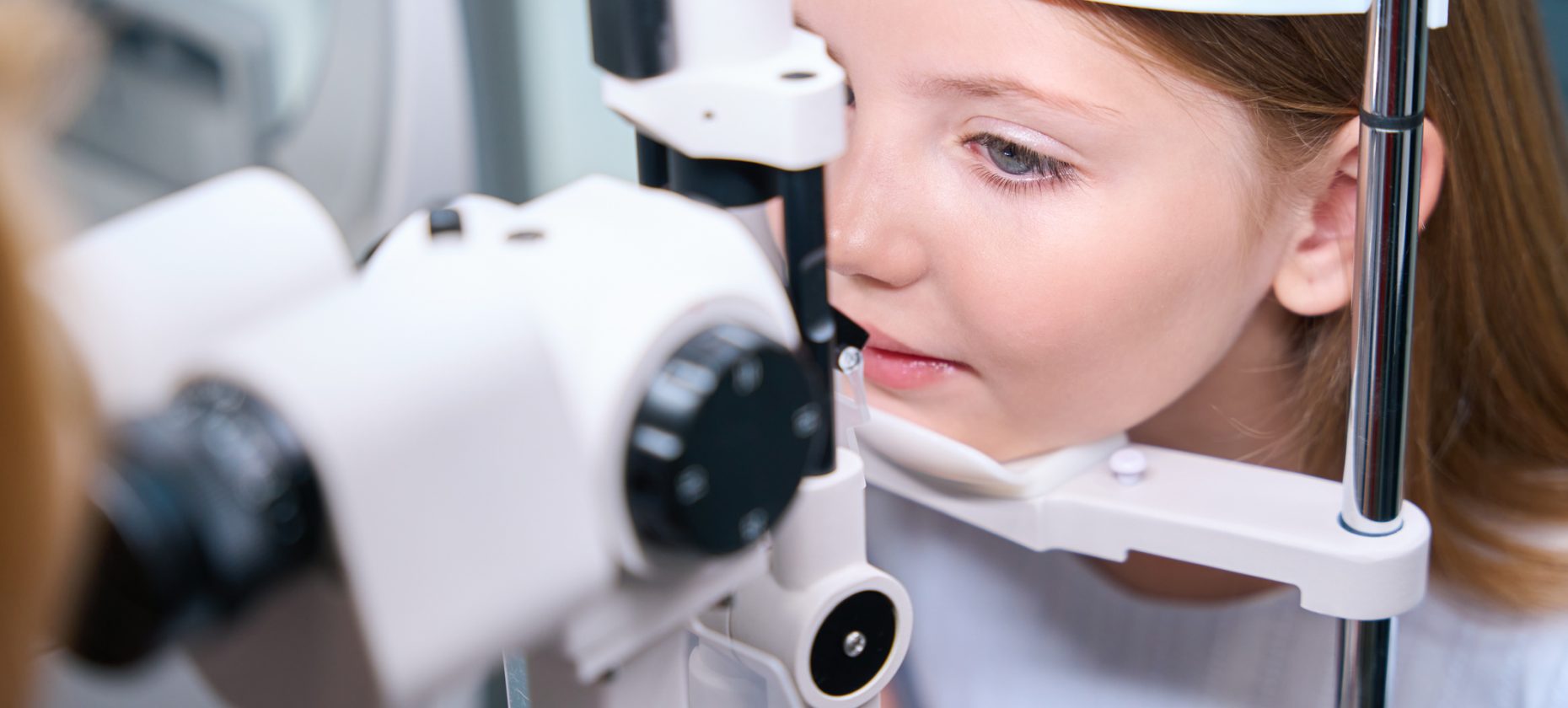 Comment accompagner votre enfant à porter ses premières lunettes ?