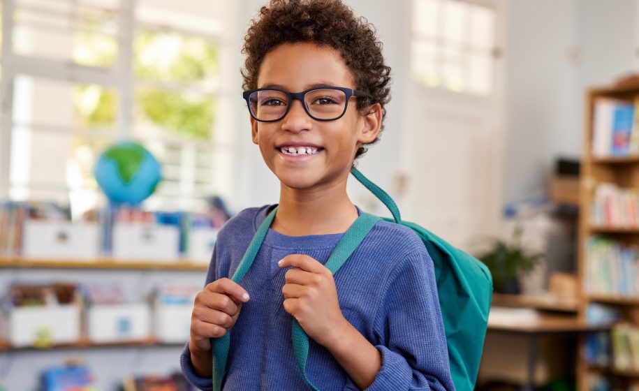 Comment accompagner votre enfant à porter ses premières lunettes ?