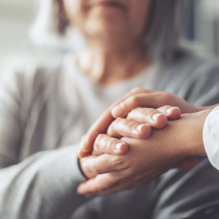 Être aidant, être aidé : KERIALIS vous propose un guide structuré pour mieux comprendre