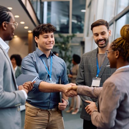 CNV au travail : améliorer les relations et gérer les conflits