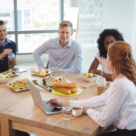 Bien manger au travail : les clés pour rester en forme
